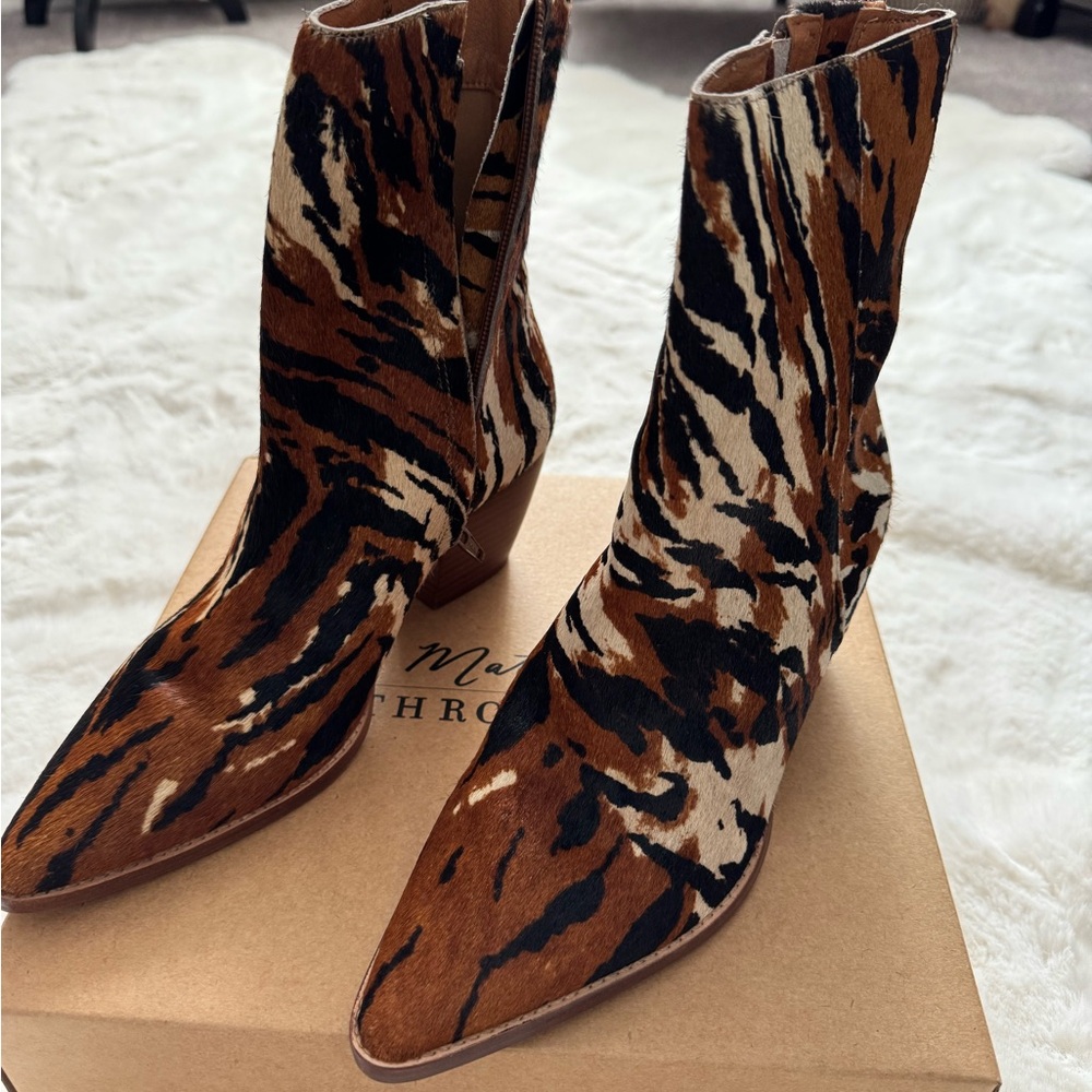 Brown and Black Glossy Ankle Boots with Pointed Toe